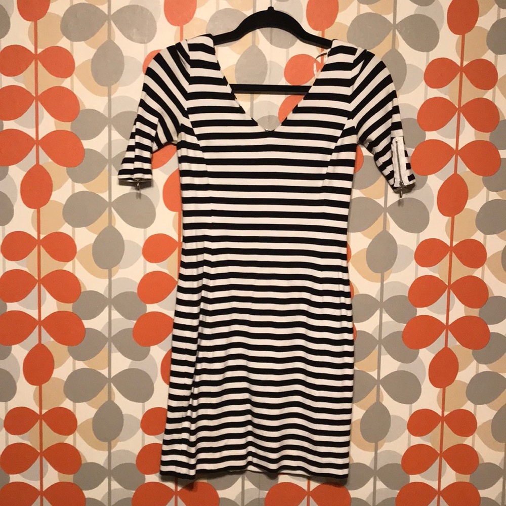 Banana Republic black and white dress